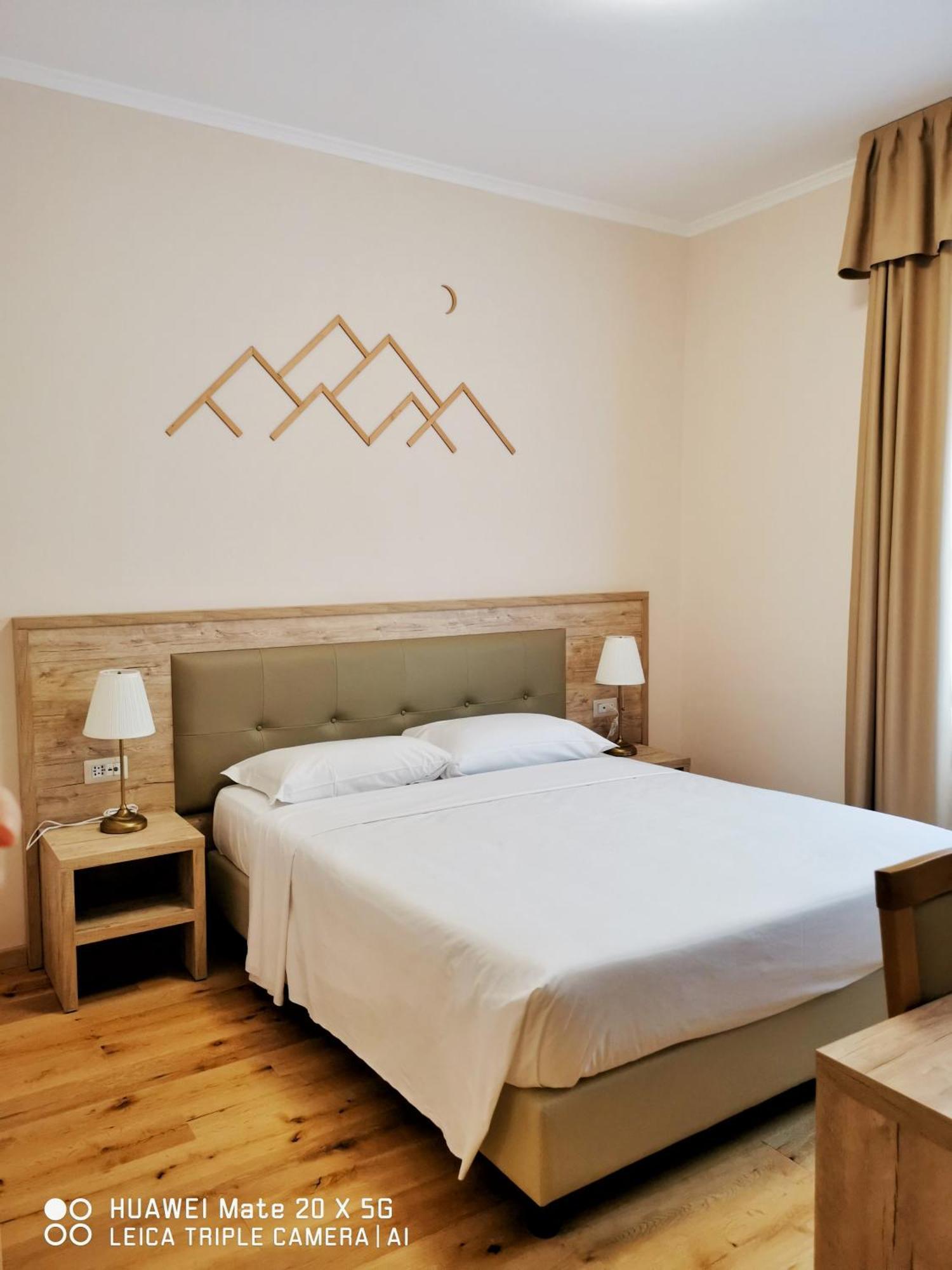 Guesthouse Central Station Group - Via Ponte Seveso 18 Milaan Buitenkant foto